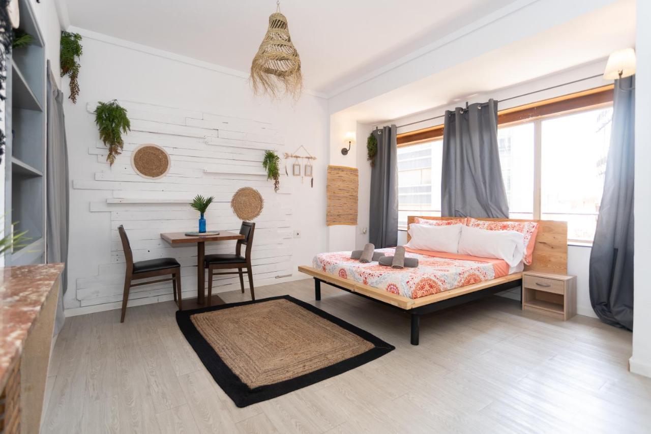 Big Room Happy Alicante Bagian luar foto